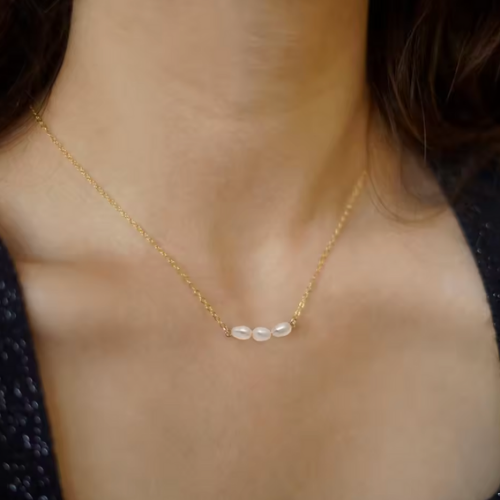 Dainty Pearl Necklace